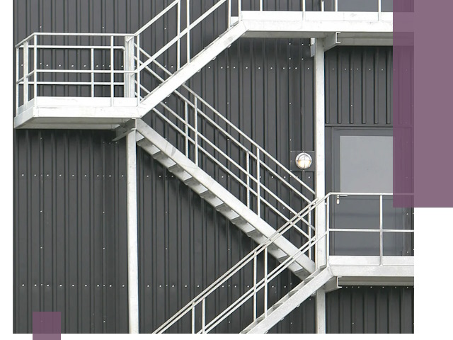 Изготовление и монтаж пожарных лестниц в Сургуте быстро и надежно