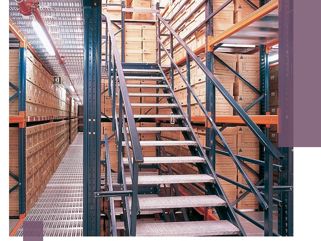 Лестницы складские прочные и безопасные под ключ в Сургуте