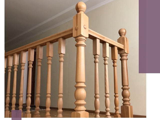 Деревянные перила на заказ в Сургуте: монтаж и изготовление