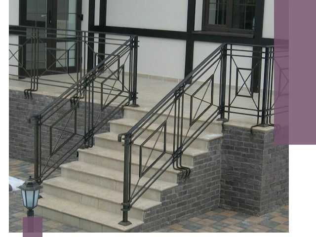 Перила для крыльца в Сургуте — монтаж, изготовление и установка