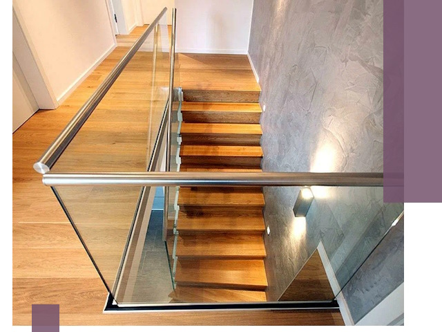 Перила для лестницы в доме — изготовление и монтаж в Сургуте