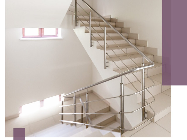 Установка и замена перил в подъезде в Сургуте