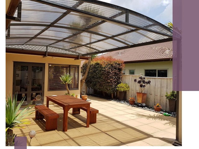 Навесы во двор под ключ в Сургуте — изготовление и монтаж