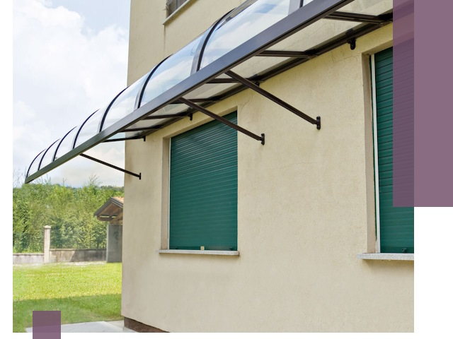 Козырьки над окнами в Сургуте — изготовление и монтаж по выгоде