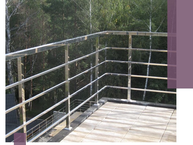 Парапеты из нержавеющей стали в Сургуте — изготовление и монтаж