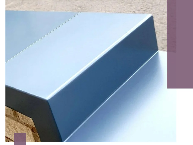 Крышки на парапет в Сургуте: изготовление и монтаж под ключ