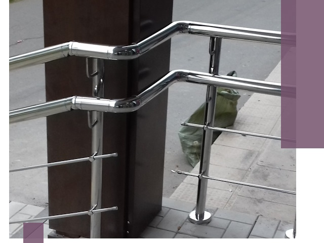 Монтаж поручней из нержавеющей стали в Сургуте качественно и быстро